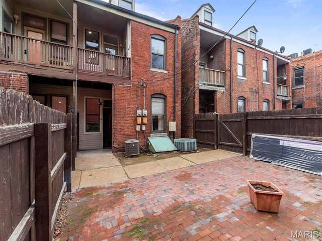 805 Russell Boulevard, St Louis, MO 63104