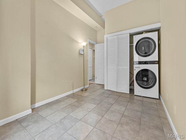 805 Russell Boulevard, St Louis, MO 63104