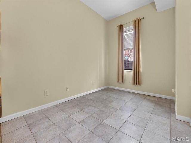 805 Russell Boulevard, St Louis, MO 63104