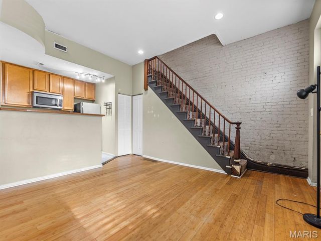 805 Russell Boulevard, St Louis, MO 63104