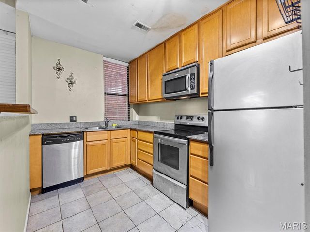 805 Russell Boulevard, St Louis, MO 63104