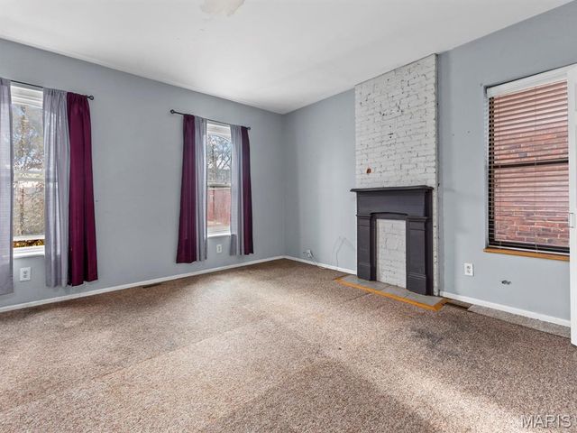 805 Russell Boulevard, St Louis, MO 63104