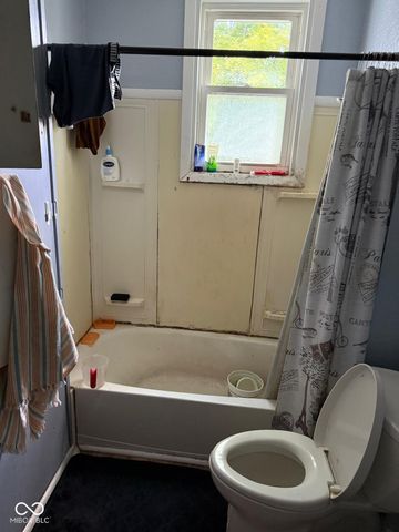 541 Forest Avenue, Greenwood, IN 46143