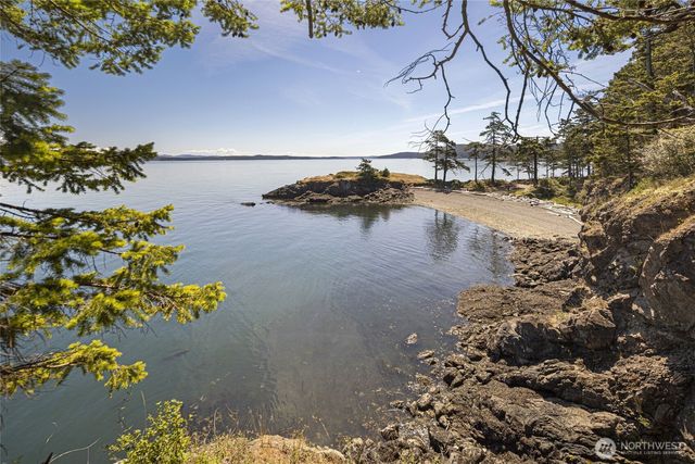 976 San Juan Drive, Friday Harbor, WA 98250