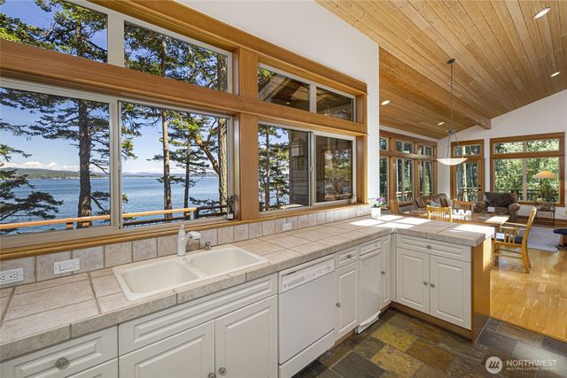 976 San Juan Drive, Friday Harbor, WA 98250