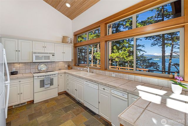 976 San Juan Drive, Friday Harbor, WA 98250
