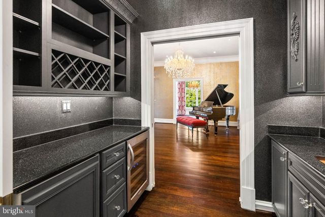 9120 MINE RUN DR, Great Falls, VA 22066
