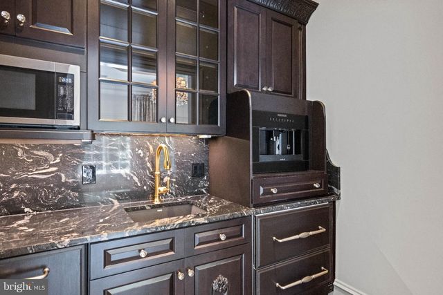 9120 MINE RUN DR, Great Falls, VA 22066