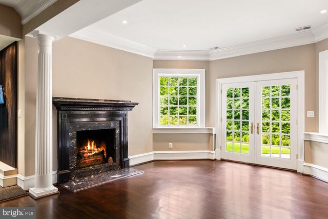 9120 MINE RUN DR, Great Falls, VA 22066