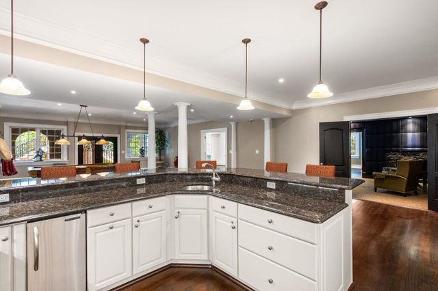 9120 MINE RUN DR, Great Falls, VA 22066