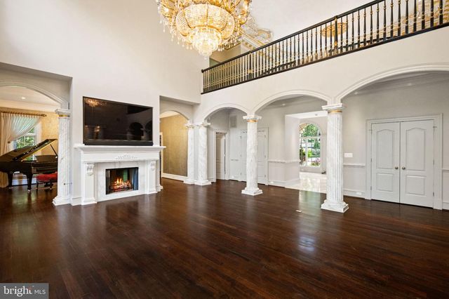 9120 MINE RUN DR, Great Falls, VA 22066