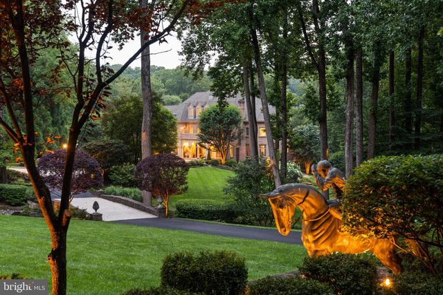 9120 MINE RUN DR, Great Falls, VA 22066