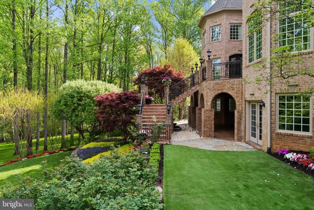 9120 MINE RUN DR, Great Falls, VA 22066