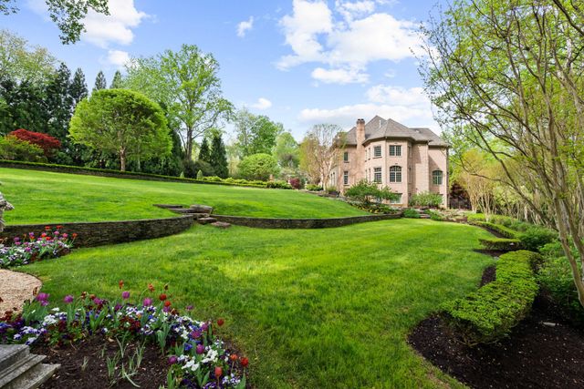 9120 MINE RUN DR, Great Falls, VA 22066