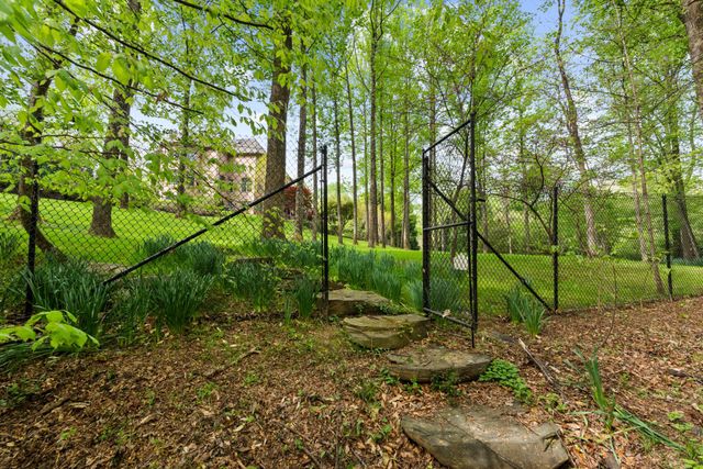 9120 MINE RUN DR, Great Falls, VA 22066