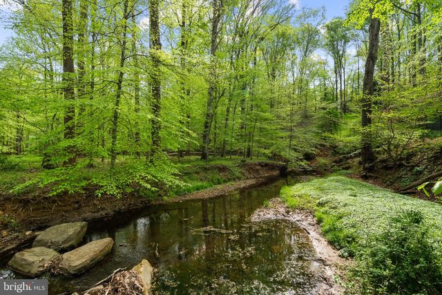 9120 MINE RUN DR, Great Falls, VA 22066