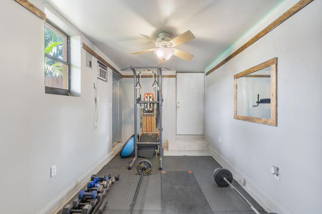 713 NE 35th Street, Oakland Park, FL 33334