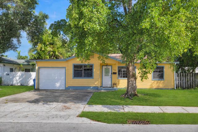 713 NE 35th Street, Oakland Park, FL 33334