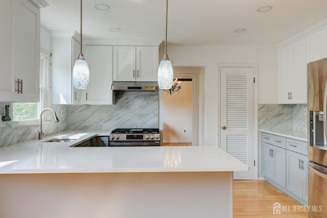 23 Charlton Avenue, Piscataway, NJ 08854