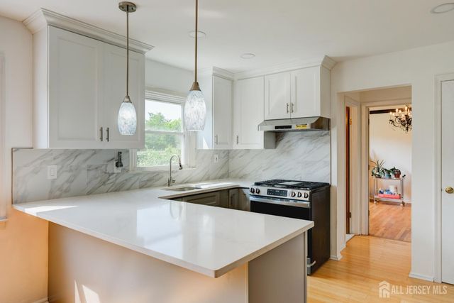 23 Charlton Avenue, Piscataway, NJ 08854
