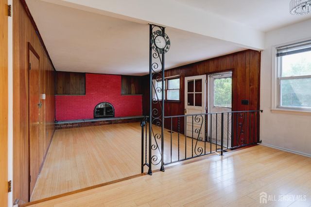 23 Charlton Avenue, Piscataway, NJ 08854