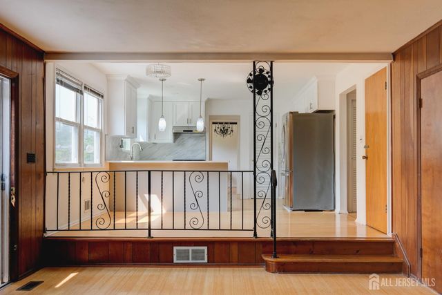 23 Charlton Avenue, Piscataway, NJ 08854