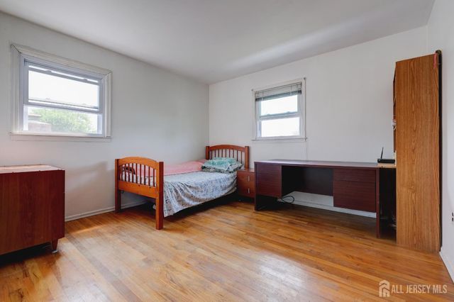 23 Charlton Avenue, Piscataway, NJ 08854