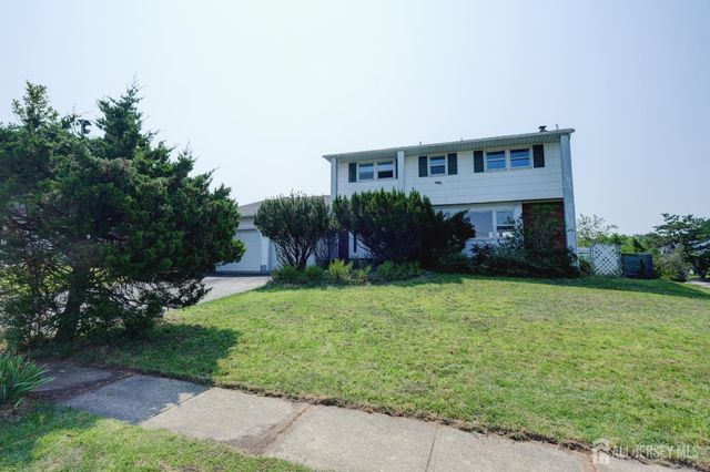 23 Charlton Avenue, Piscataway, NJ 08854