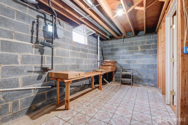23 Charlton Avenue, Piscataway, NJ 08854