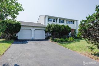 23 Charlton Avenue, Piscataway, NJ 08854