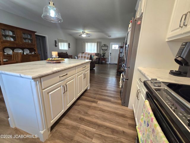 5820 HORSESHOE DRIVE, Jefferson City, MO 65109