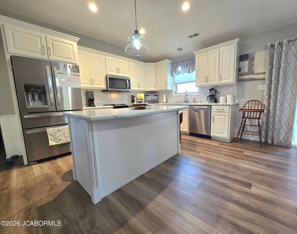 5820 HORSESHOE DRIVE, Jefferson City, MO 65109