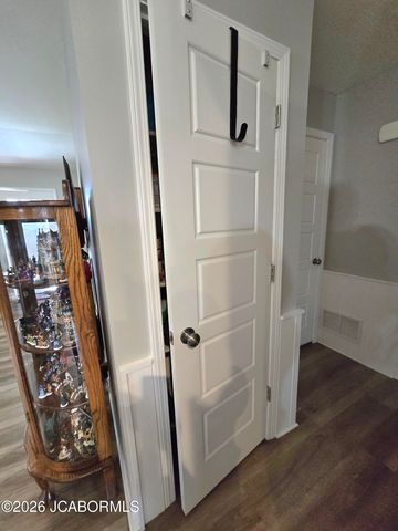 5820 HORSESHOE DRIVE, Jefferson City, MO 65109