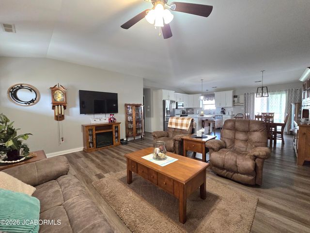 5820 HORSESHOE DRIVE, Jefferson City, MO 65109