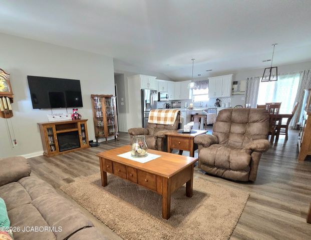 5820 HORSESHOE DRIVE, Jefferson City, MO 65109