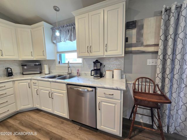 5820 HORSESHOE DRIVE, Jefferson City, MO 65109