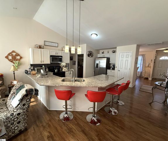 9 Canterbrooke Court, Fountain Inn, SC 29644