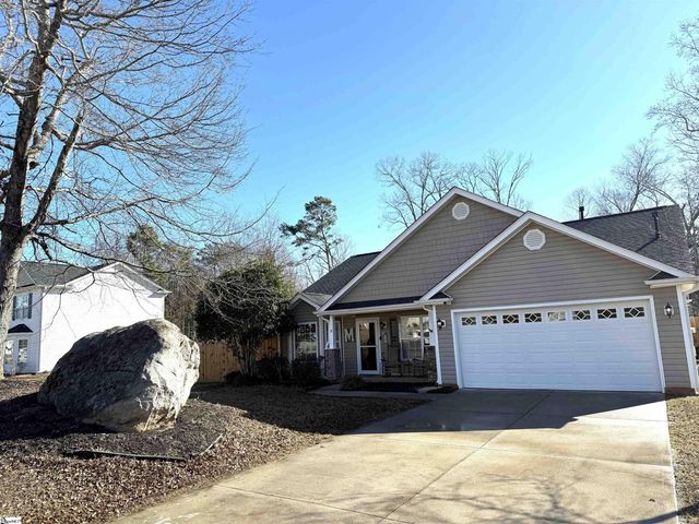 9 Canterbrooke Court, Fountain Inn, SC 29644