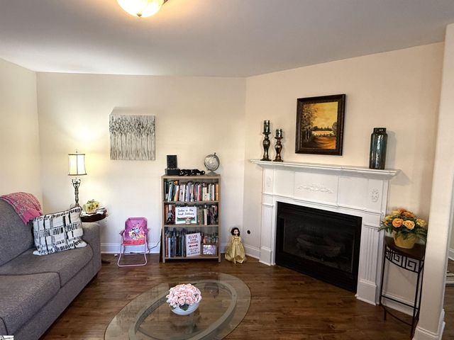 9 Canterbrooke Court, Fountain Inn, SC 29644