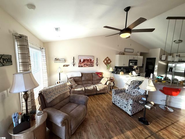 9 Canterbrooke Court, Fountain Inn, SC 29644