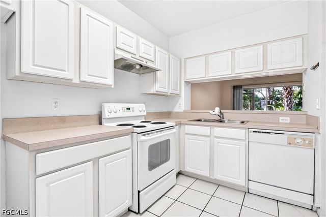 8073 Pacific Beach DR, Fort Myers, FL 33966