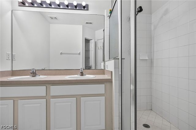 8073 Pacific Beach DR, Fort Myers, FL 33966