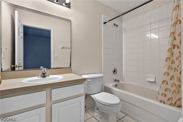 8073 Pacific Beach DR, Fort Myers, FL 33966