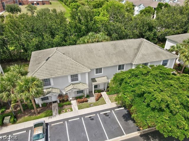 8073 Pacific Beach DR, Fort Myers, FL 33966