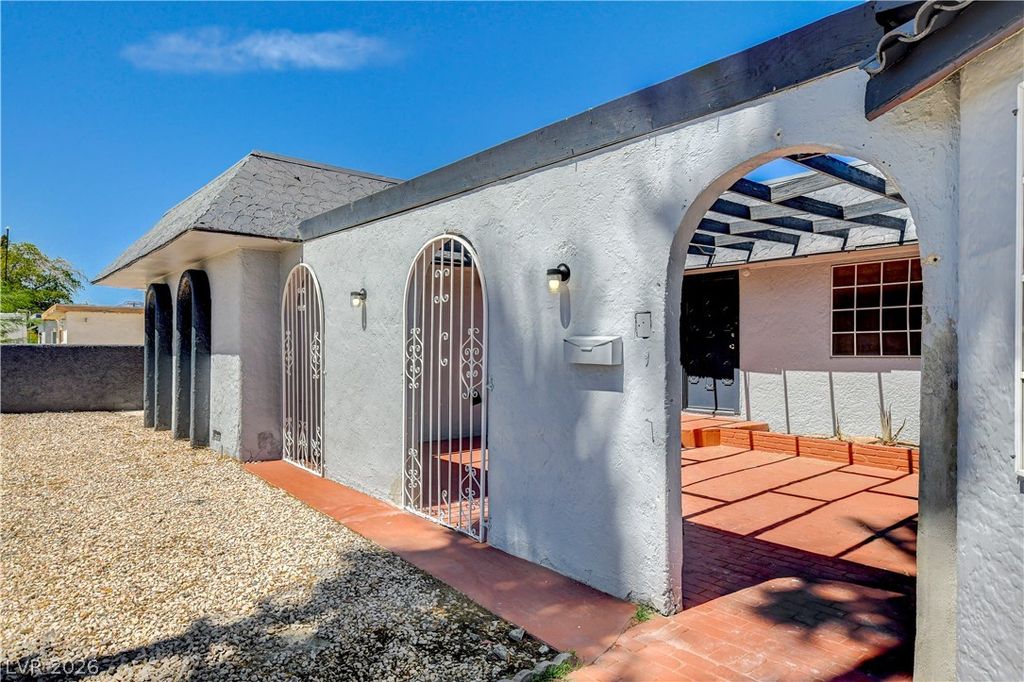 5724 Idle Avenue, Las Vegas, NV 89107 — photo 3