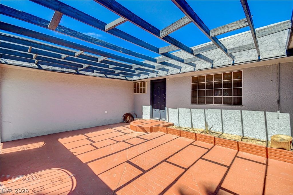 5724 Idle Avenue, Las Vegas, NV 89107 — photo 4