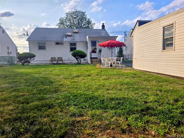 107 Nevada Street, Hicksville, NY 11801