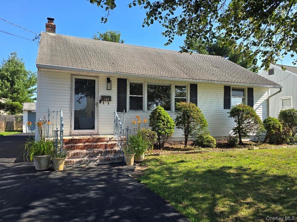 107 Nevada Street, Hicksville, NY 11801