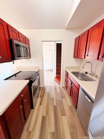 94-211 Keaolani Street, Mililani, HI 96789