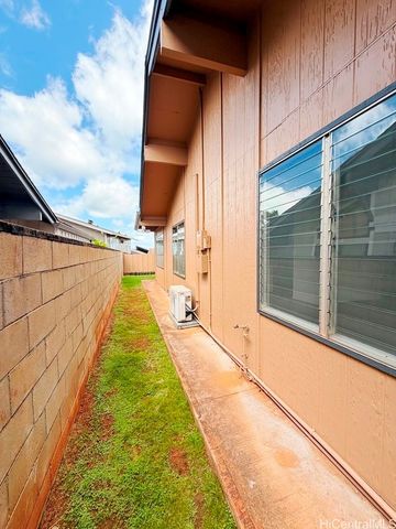 94-211 Keaolani Street, Mililani, HI 96789